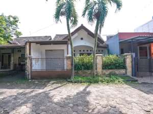 Rumah Terawat LT 108 Akses Dekat Gerbang Tol Brigif Bisa KPR J-47949 lokasi di Depok Kota, tersedia melalui melalui situs Olx