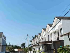 Rumah Villa di dekat stasiun KCIC Padalarang lokasi di Bandung Barat Kab., tersedia melalui melalui situs Olx