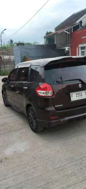 Jual bekas Suzuki Ertiga 2013 Bensin mt,lokasi di Sukabumi Kab.