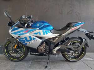 Jual bekas Suzuki Gixxer SF 250 cc Sport Fairing Unit Langka,lokasi di Cirebon Kota