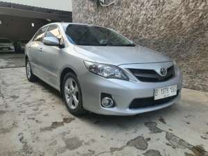 Jual bekas Toyota Corolla Altis V 2.0 Matic Th 2011,lokasi di Tangerang Kab.