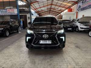 Jual bekas Toyota Fortuner 2.4 VRZ DIESEL AT MATIC 2019 Hitam kondisi MEMUASKAN,lokasi di Jakarta Pusat