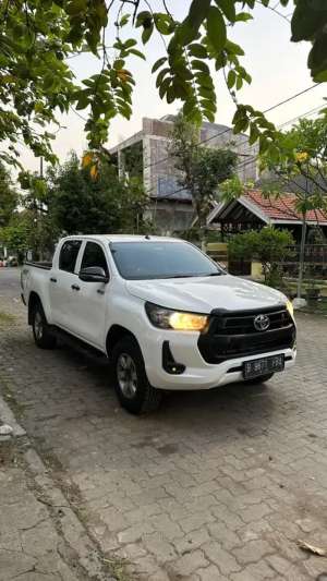 Jual bekas TOYOTA HILUX 2021 DOUBLE CABIN 4x4,lokasi di Surabaya Kota