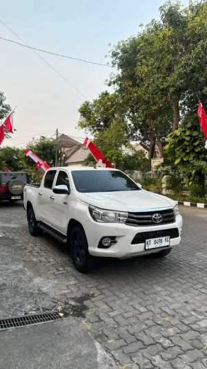 Jual bekas Toyota Hilux E 2017 Double Cabin 4x4,lokasi di Surabaya Kota