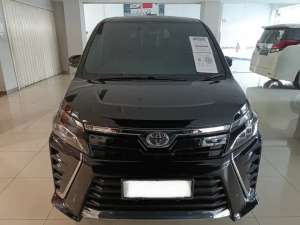 Jual bekas Toyota Voxy 2018,lokasi di Medan Kota