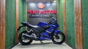 Jual bekas UD ENY MOTOR - Yamaha R15 V3 thn 2017 super,lokasi di Gresik Kab.