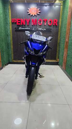Jual bekas UD ENY MOTOR - Yamaha R15 V3 thn 2017,lokasi di Gresik Kab.