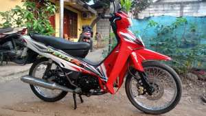 Jual bekas Vega R 2004 merah,lokasi di Jakarta Timur