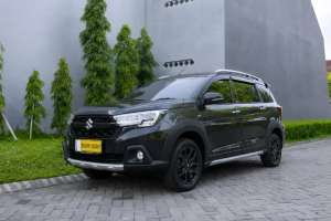 Jual bekas XL 7 BETA 1.5 HYBRID MATIC 2024 ODO 32rb. ertiga xl7 zeta alpha metuk,lokasi di Surabaya Kota