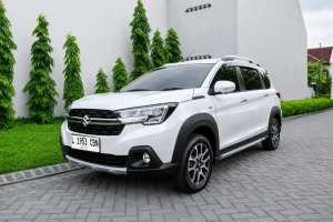 Jual bekas XL 7 BETA 1.5 MATIC 2022 ODO 29rb. ertiga xl7 zeta alpha metik at,lokasi di Surabaya Kota