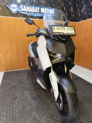 Jual bekas XMAX CONNECTED TH 2023 CASH ATAU KREDIT DAN SPAYLATER BERGARANSI,lokasi di Depok Kota