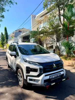Jual bekas Xpander Cross Premium 2023 CVT Warna Putih,lokasi di Surabaya Kota