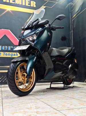 Jual bekas Yamaha New Xmax 250 ABS Keyles connected Th 2023 odo 7rb gas touring,lokasi di Surabaya Kota