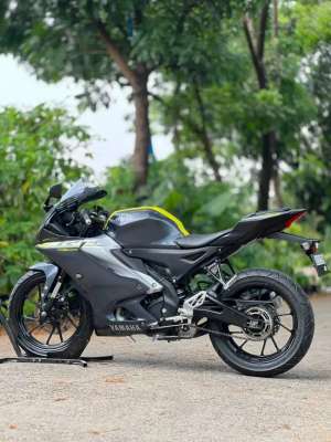 Jual bekas YAMAHA R15 V4 GREY 2023 KM 7K PAJAK HIDUP FULL MULUS,lokasi di Bekasi Kota