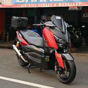Jual bekas YAMAHA XMAX MERAH 300cc 2018 FULL SPEK HEDON,lokasi di Jakarta Selatan